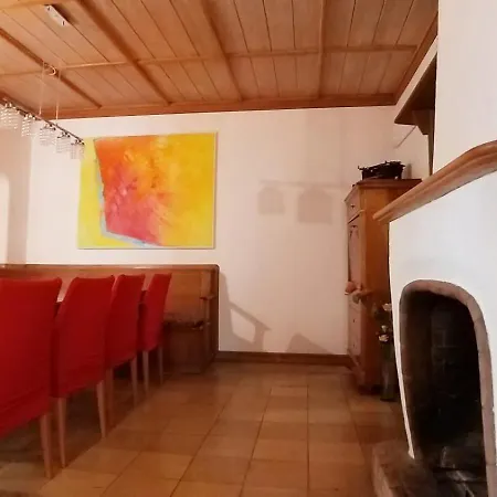 Casa vacanze Swiss Art & Vine Pop-up House *