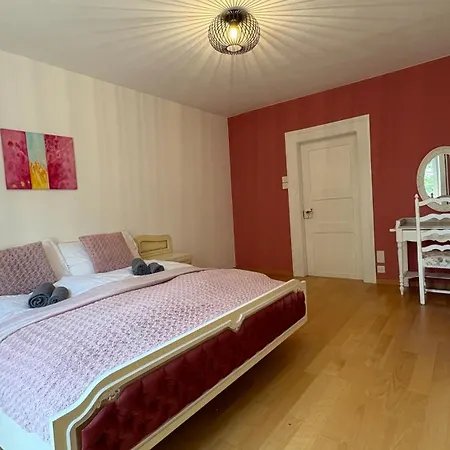 Swiss Art & Vine Pop-up House